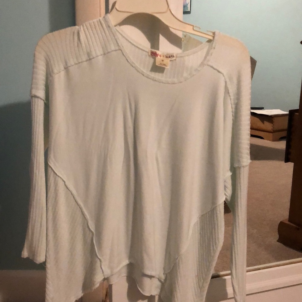 Long sleeve mint color shirt
